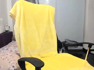 Big boobs milf masturbates with her dildo