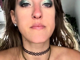 Hot brunette from squirt masturbating on webcam