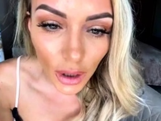 Webcam busty blonde stripped covered by oil anal masturbate