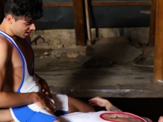 Wrestler gets tight ass fucked