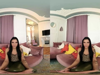 Adelle Sabelle only likes vanilla sex, that’s it