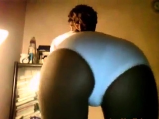 black babe with great but shaking it on webcam (MrNo)