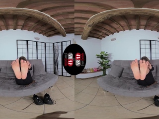 Violet and her incredibly sexy feet