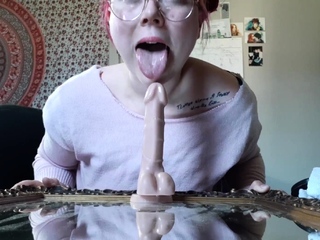 Amateur brunette double toying on webcam