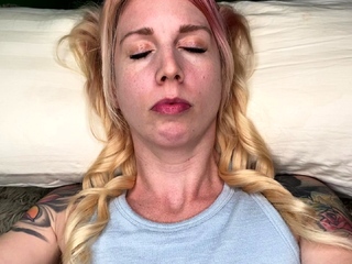 Amateur Webcam Chick Masturbates On Webcam More at