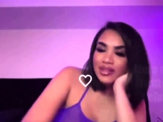 Asian hottie with nice big boobs