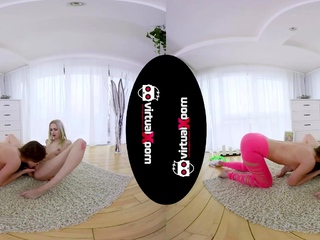 Flexible girls eat each other’s pussies