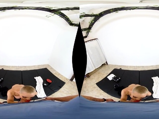 How is this babe so hot…