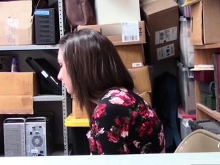 Teen shoplifter has a plan to avoid jail