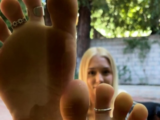 Amateur porn Gives Us Some Foot Fetish Aurora