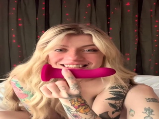 Amateur blonde girlfriend toyed and facialized