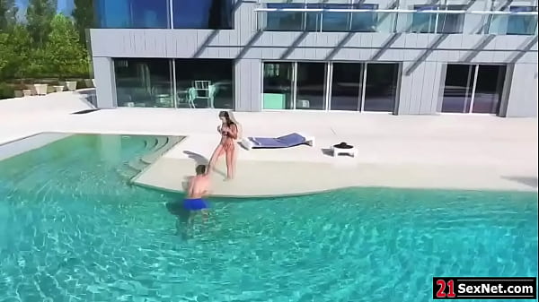 Big tits girlfriend letting bf lick and fuck her outdoors