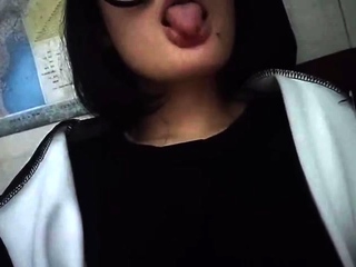 Webcam brunette solo masturbation