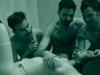 DOUBLE PENETRATION – Josie Boo Savours 5 Big Cocks