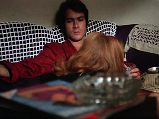 Real hairy lesbian amateurs fingering